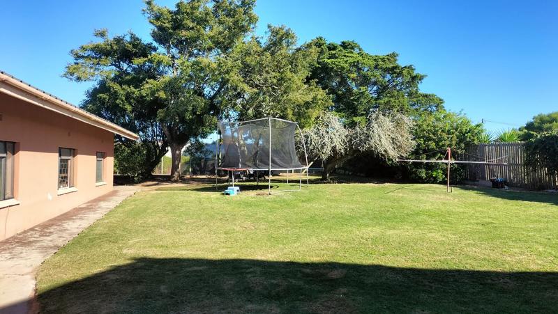 5 Bedroom Property for Sale in Mossel Bay Central Western Cape